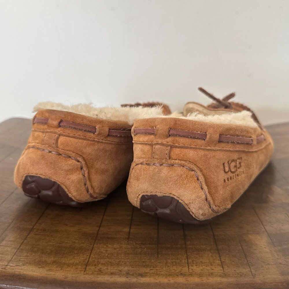UGG Australia Women Dakota Moccasin Chestnut Slipper US Size 8 - Picture 2 of 13